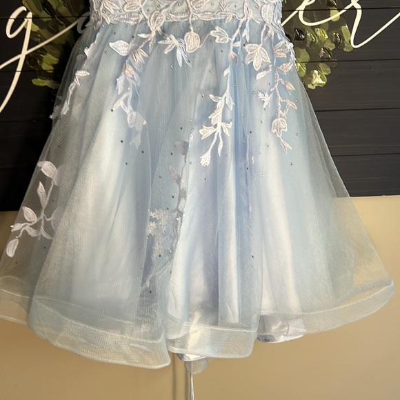 SALE🎉. Amelia Couture short formal - Picture 9 of 10